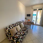 Casa Flora A Pochi Passi Dal Centro Di Lägenhet Albenga