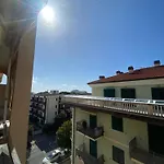 Lägenhet Casa Flora A Pochi Passi Dal Centro Di Albenga