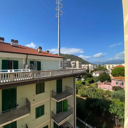 Lägenhet Casa Flora A Pochi Passi Dal Centro Di *