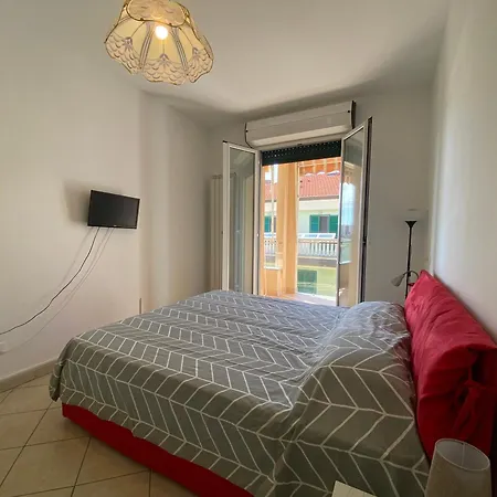 Lägenhet Casa Flora A Pochi Passi Dal Centro Di *