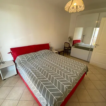 Casa Flora A Pochi Passi Dal Centro Di *