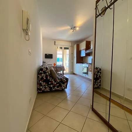 Casa Flora A Pochi Passi Dal Centro Di Albenga