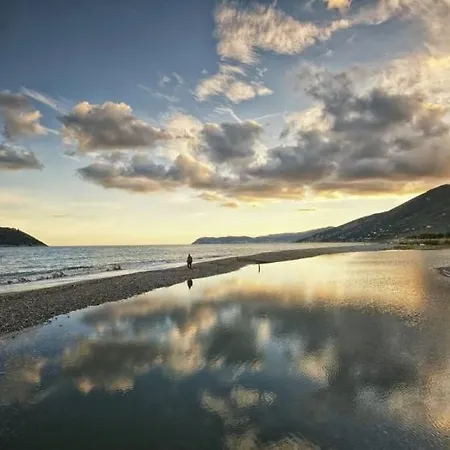 Apartment Casa Flora A Pochi Passi Dal Centro Di Albenga