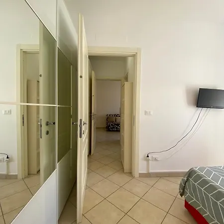 Casa Flora A Pochi Passi Dal Centro Di Appartamento