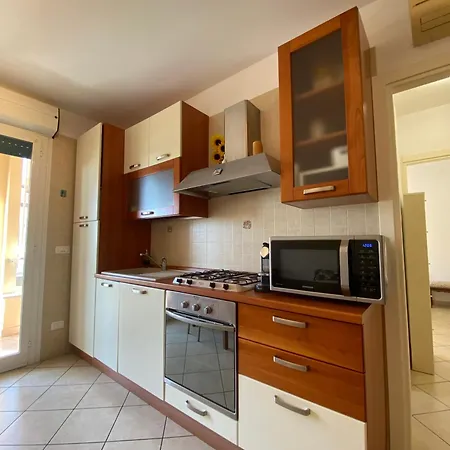 Casa Flora A Pochi Passi Dal Centro Di Albenga