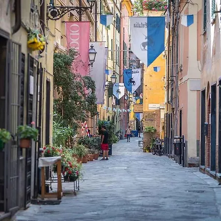 Casa Flora A Pochi Passi Dal Centro Di Albenga