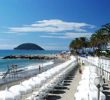 Apartment Casa Flora A Pochi Passi Dal Centro Di Albenga