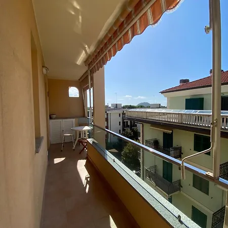 Casa Flora A Pochi Passi Dal Centro Di *