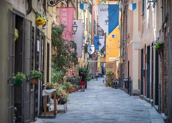 Casa Flora A Pochi Passi Dal Centro Di אלבניה