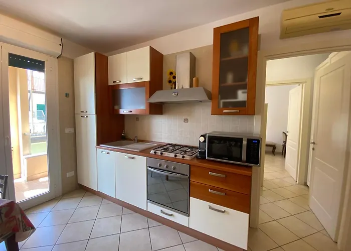 Casa Flora A Pochi Passi Dal Centro Di *